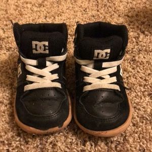 Toddler Boys DC shoes! Size 6. Box included.
